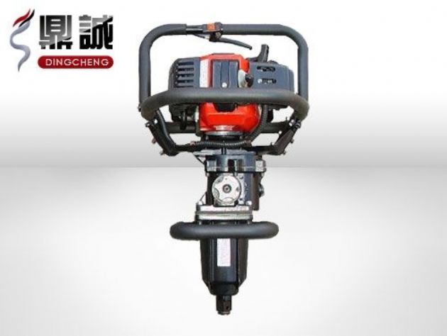 點(diǎn)擊查看詳細(xì)信息<br>標(biāo)題：便攜式內(nèi)燃扳手 閱讀次數(shù)：4111