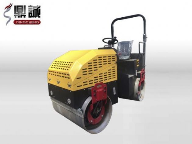 點(diǎn)擊查看詳細(xì)信息<br>標(biāo)題：2.5噸全液壓座駕式振動(dòng)壓路機(jī) 閱讀次數(shù)：14213