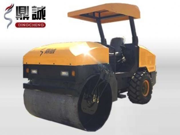 點(diǎn)擊查看詳細(xì)信息<br>標(biāo)題：4噸單鋼輪振動(dòng)壓路機(jī) 閱讀次數(shù)：13142