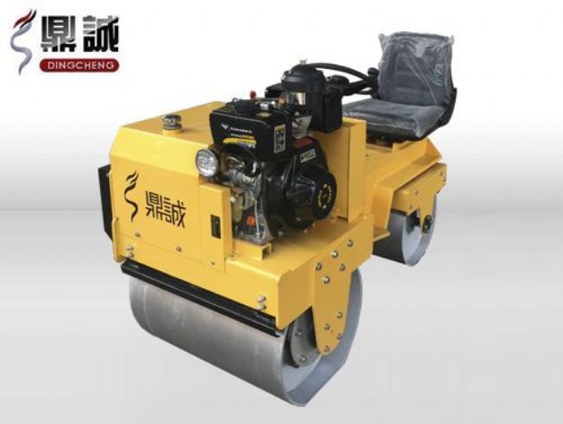 點(diǎn)擊查看詳細(xì)信息<br>標(biāo)題：DC850C座駕式壓路機(jī) 閱讀次數(shù)：14861