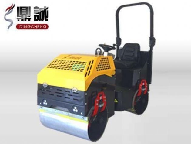 點(diǎn)擊查看詳細(xì)信息<br>標(biāo)題：1噸全液壓振動(dòng)壓路機(jī) 閱讀次數(shù)：13971